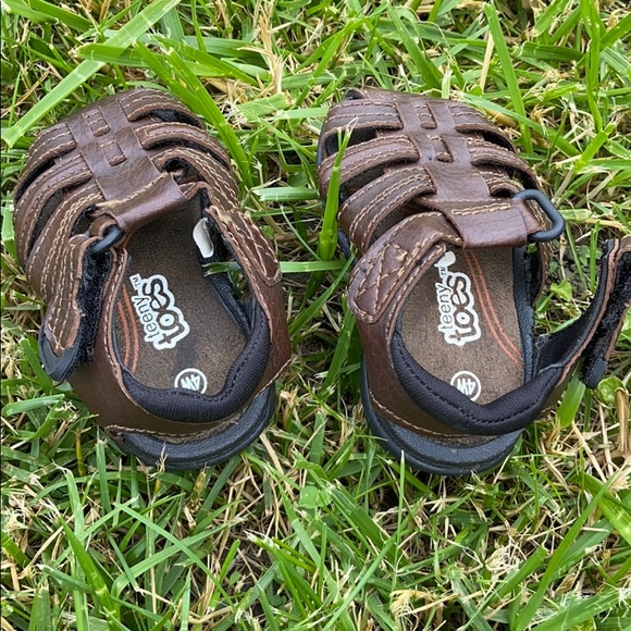 Teeny toes sandals❤️ - Picture 2 of 2